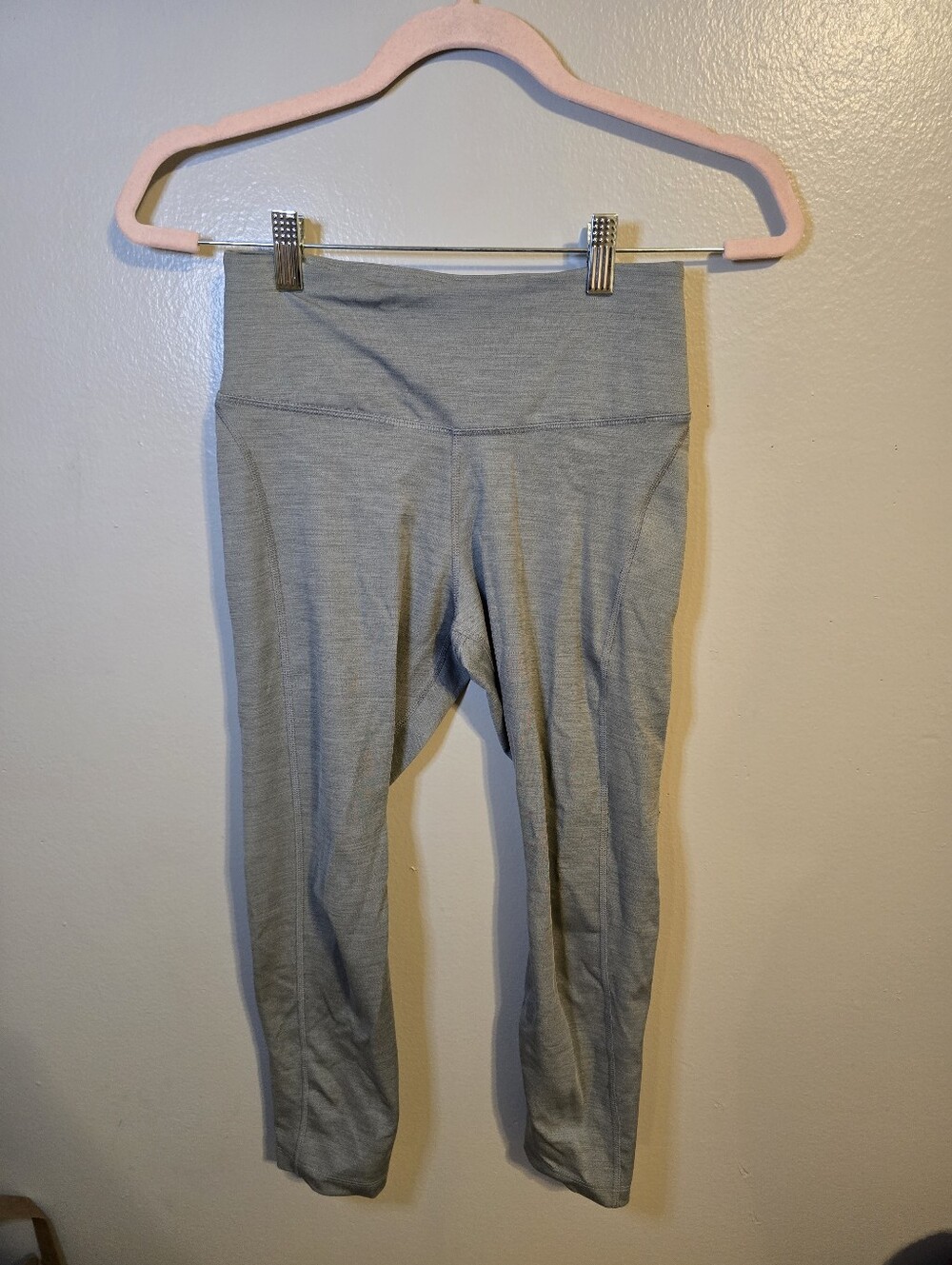 Nike Olive Gray Dri-FIT Cropped Leggings